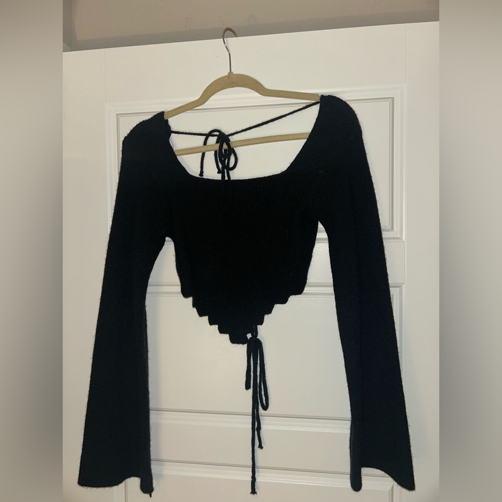 Elegant Black Knit Women's cropped sweater